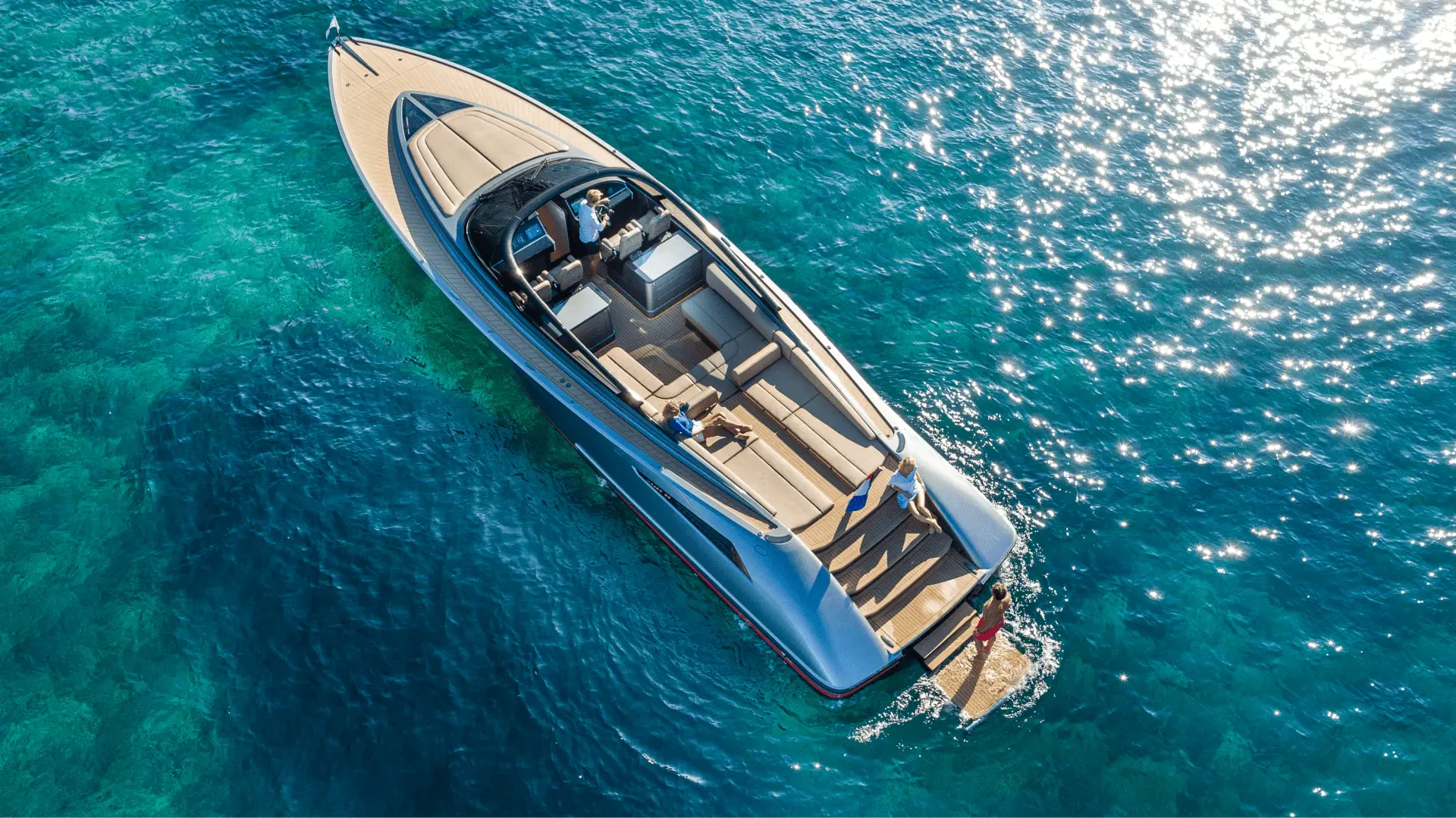 Marina Port Vell Barcelona presenta la “VIP On Board Experience” en colaboración con Wajer Yachts
